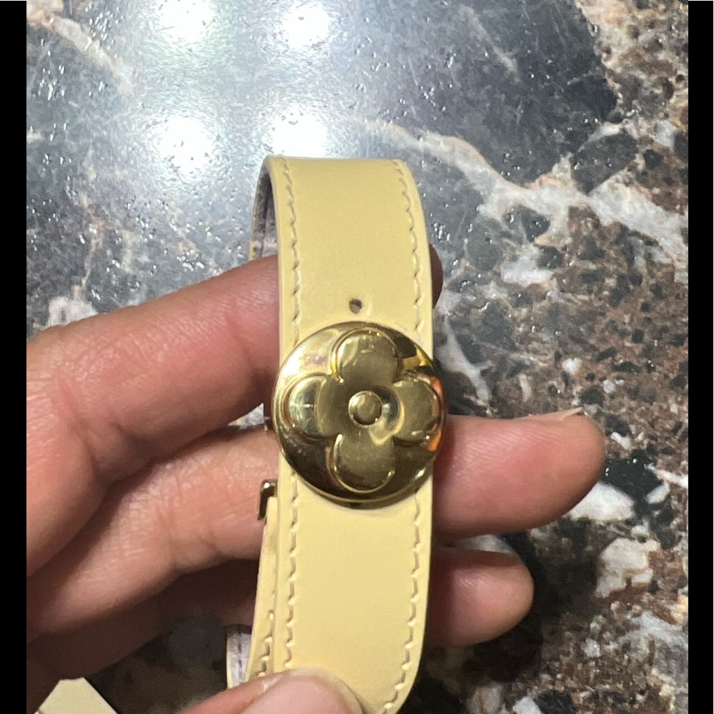 Autentic bracelet Louis Vuitton color yellow